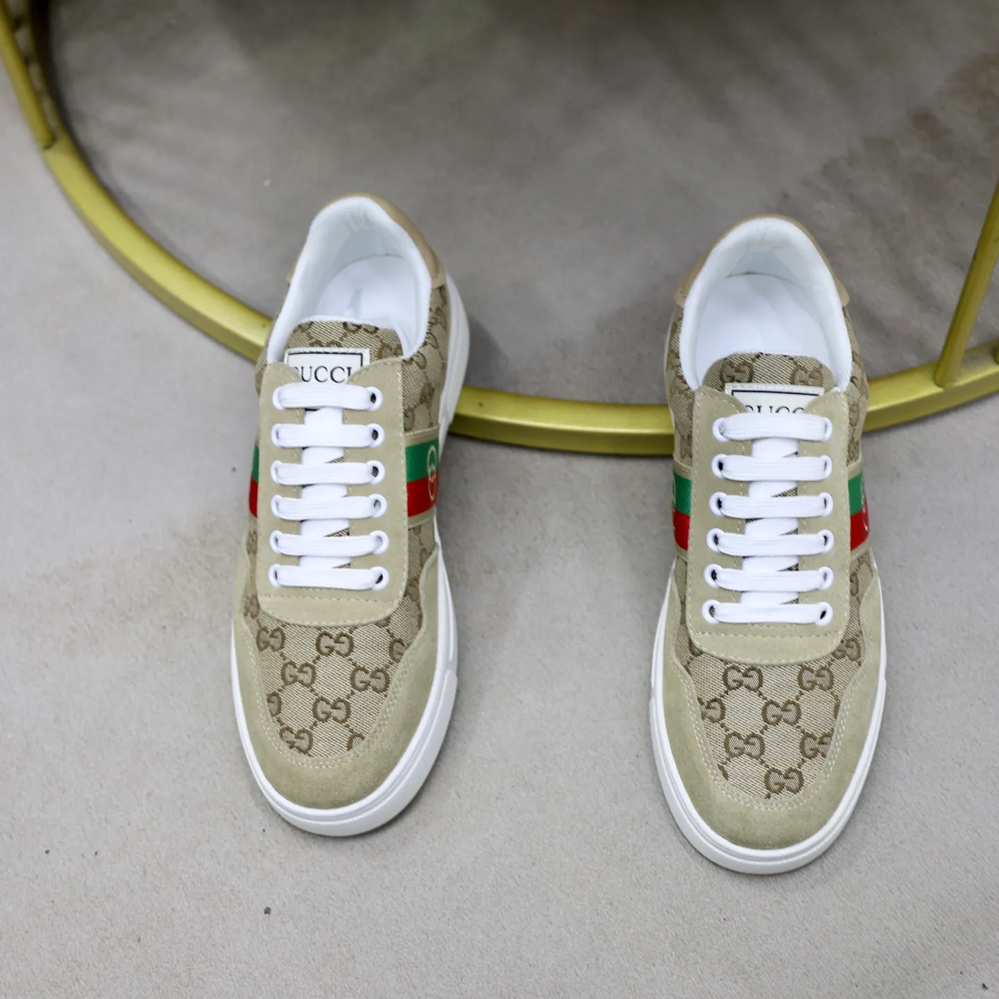 Men's men's shoes 💰440💰🙅‍♂️🙅‍♂️🙅‍♂️ Brand: Gucci GUCCi Standard code: 38-44 (45 customized) Grade: Same as the official website Material: Original material splicing Comfortable and breathable sheepskin lining Lightweight and wear-resistant sports outsole Style category: Men's fashion casual shoes Running sports shoes Distinguished luxury brand elements Top luxury color: actual picture color
